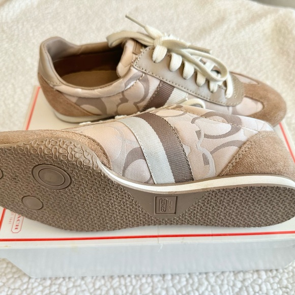 Coach Kinsley Sneakers - Picture 5 of 6